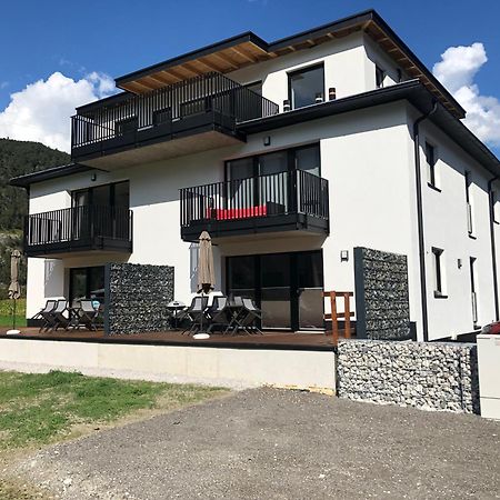 Deluxefort Fuer 10 Gaeste Mit Eigenem Whirlpool Und Fasssauna Imst Bagian luar foto