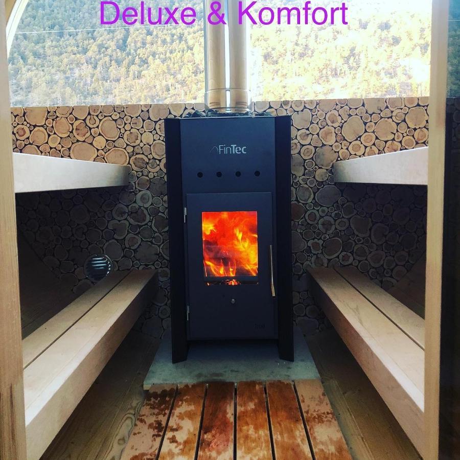 Deluxefort Fuer 10 Gaeste Mit Eigenem Whirlpool Und Fasssauna Imst Bagian luar foto