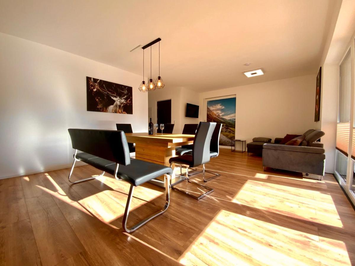 Deluxefort Fuer 10 Gaeste Mit Eigenem Whirlpool Und Fasssauna Imst Bagian luar foto