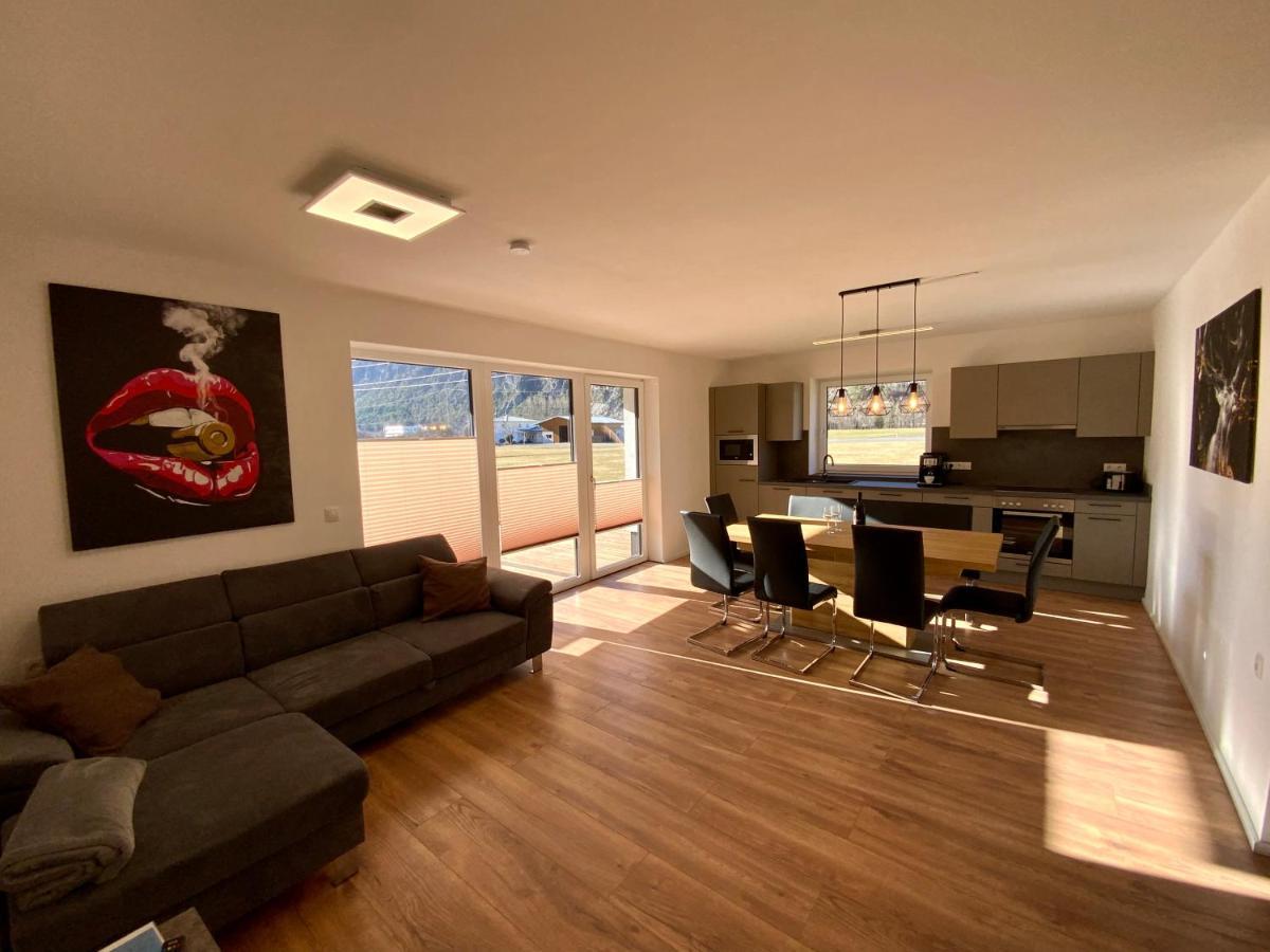 Deluxefort Fuer 10 Gaeste Mit Eigenem Whirlpool Und Fasssauna Imst Bagian luar foto