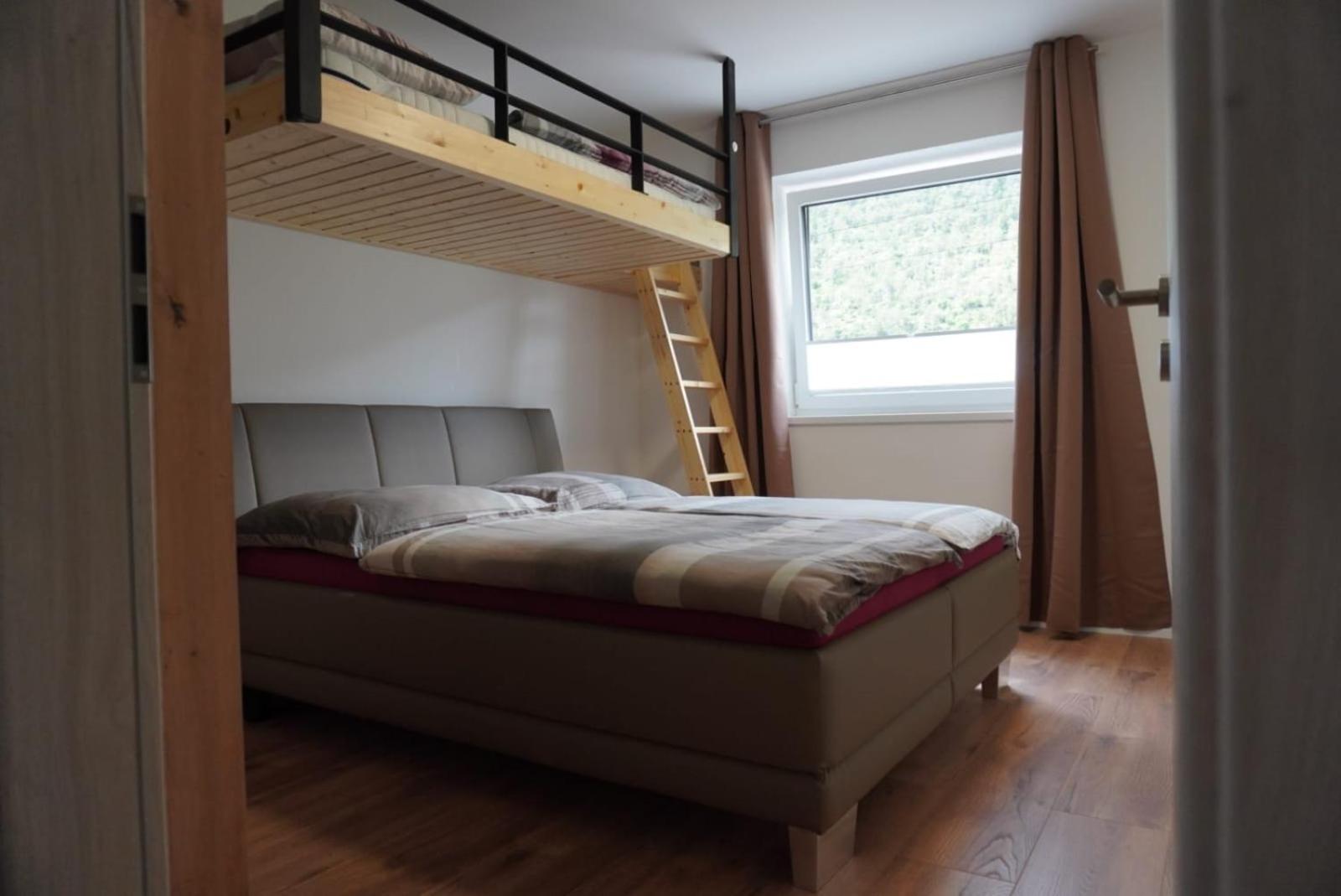 Deluxefort Fuer 10 Gaeste Mit Eigenem Whirlpool Und Fasssauna Imst Bagian luar foto